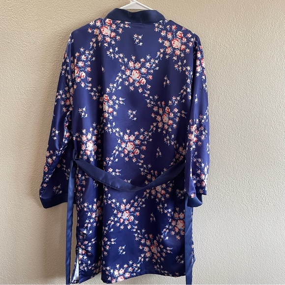 Morgan Lane Flower Blue Robe - Picture 3 of 4